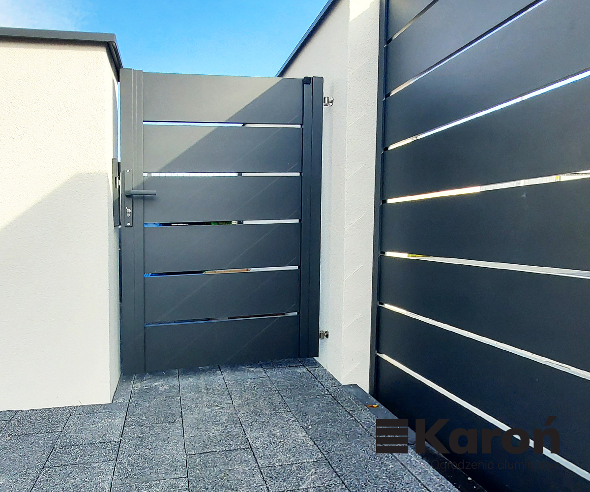 Furtka techniczna do koszy w aluminiowym ogrodzeniu – Będzin