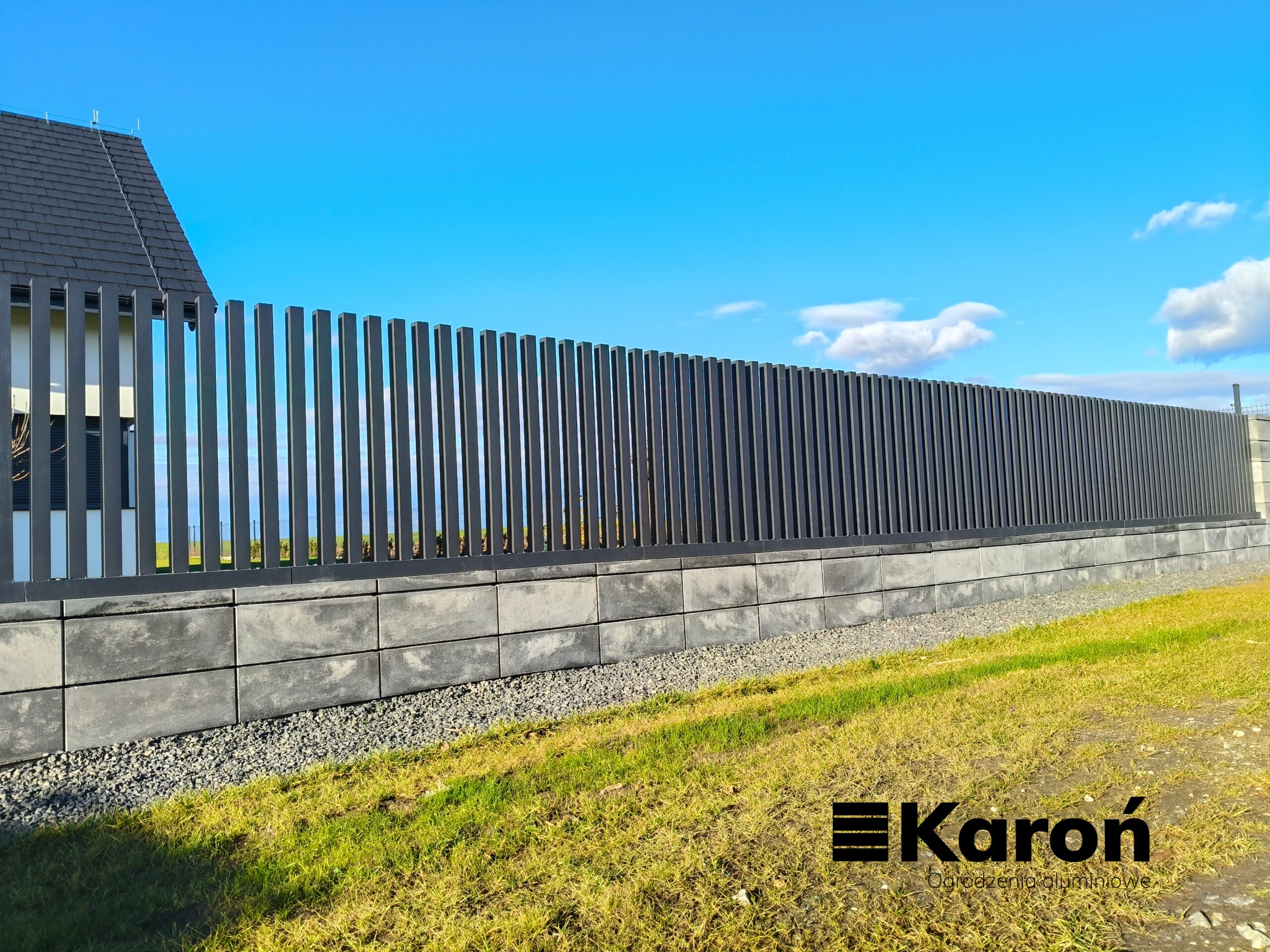 Nowoczesne ogrodzenia aluminiowe – Wrocław – przęsła 50×50